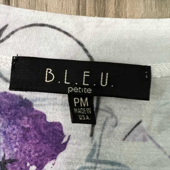 B.L.E.U. Short sleeve Knit Top with Beads SZ PM - Picture 2 of 7